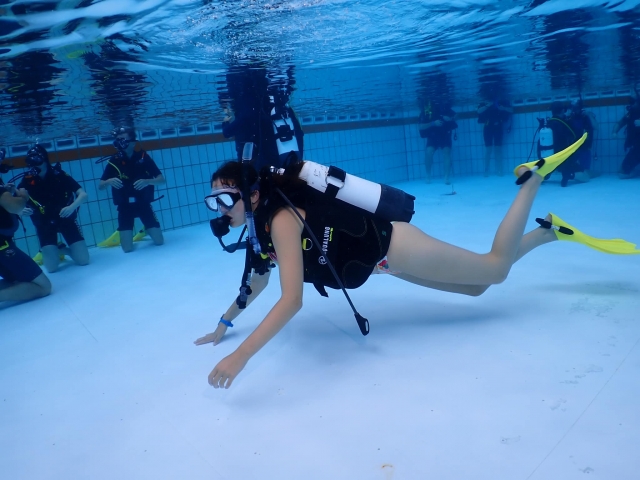  Primo tuffo in una piscina riscaldata