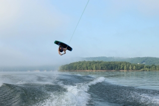 Aprender a saltar en wakeboard