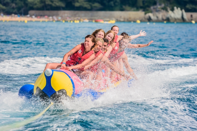 Banana boat on Fenals beach, 12 minutes