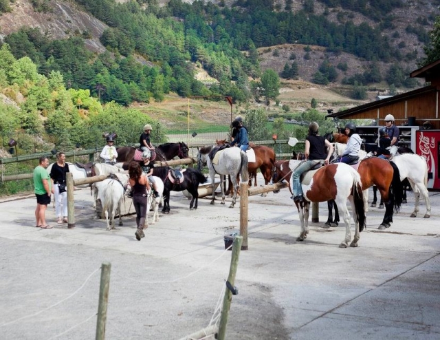 Horseback riding excursion through La Massana, 1 hour