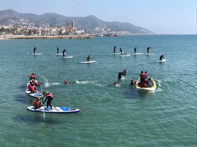 Paddle surf rental in Platja d'Aiguadolç, 1h