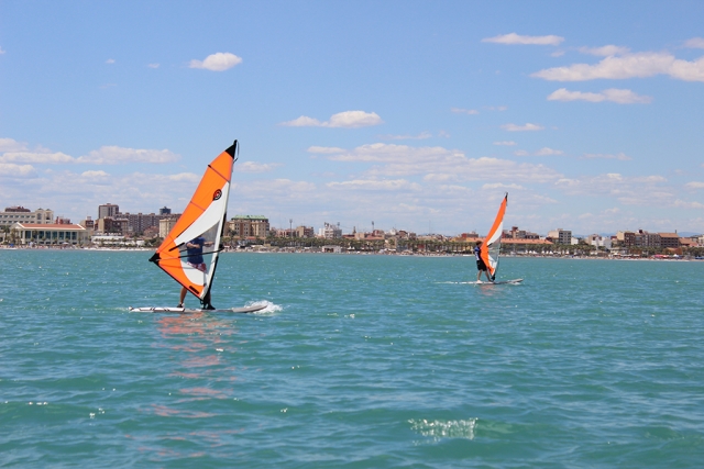 2-hour windsurfing class at the Marina Valencia