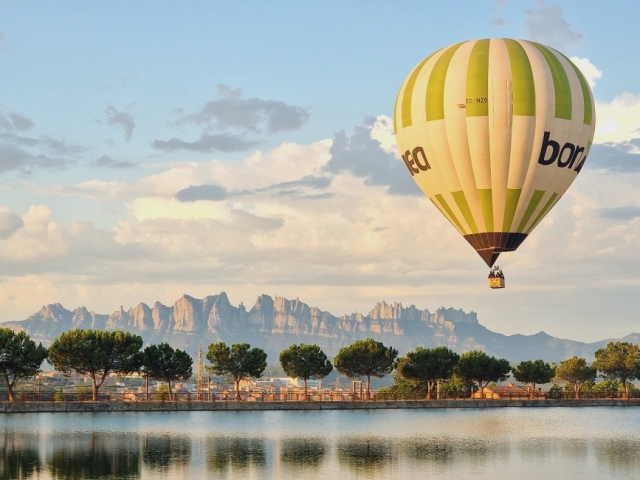 Balloon ride around Montserrat, 3 hours