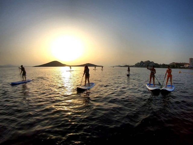 Rental of paddle surf materials La Manga, 1h