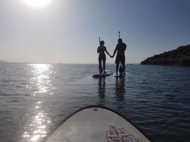 Paddle surfing as a couple 