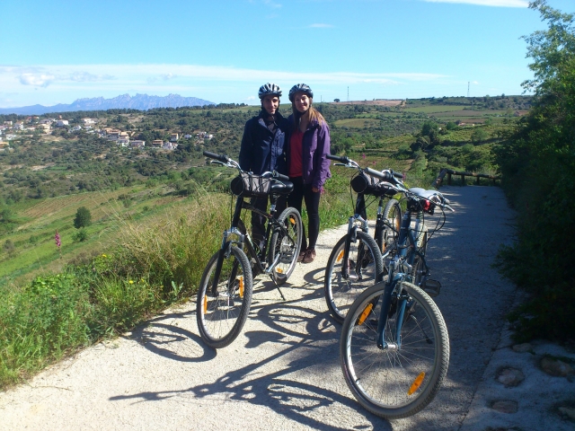  Couples bicycle route through Penedés 