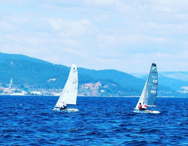  Enjoy our sailboat 