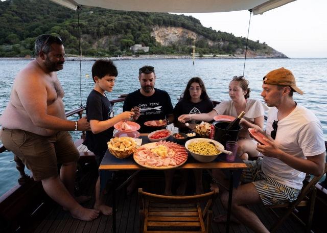 Palmaria Island boat tour aperitif + dinner 3.5 h