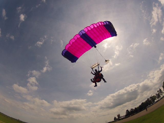 Two-seat parachute jump at Ravenna 4000m