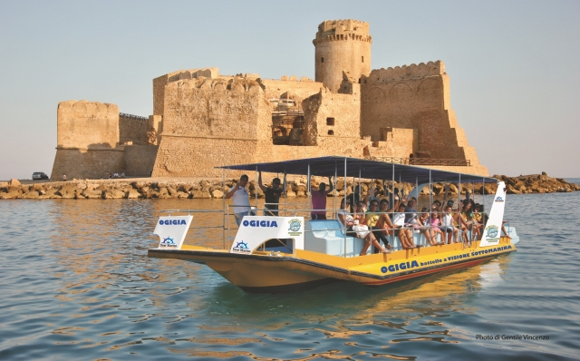 One hour boat trip (adults), Le Castella
