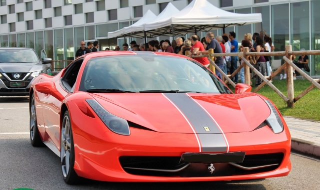  Ferrari on the track 