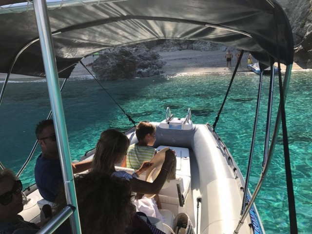 Water taxi from Capo Vaticano to Praia I Focu