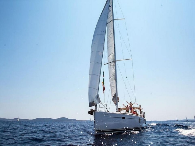 5-hour sailing fishing in Pomezia
