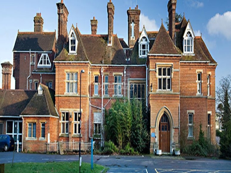 Kingswood Grosvenor Hall, prices and bookings 2024