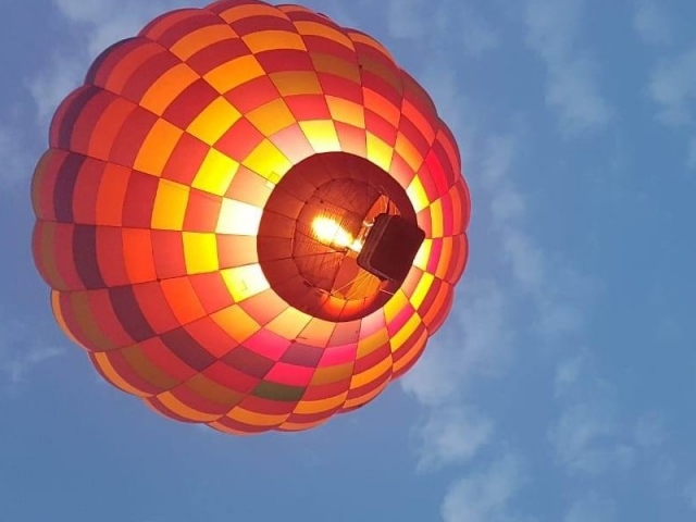 Flying in a balloon 
