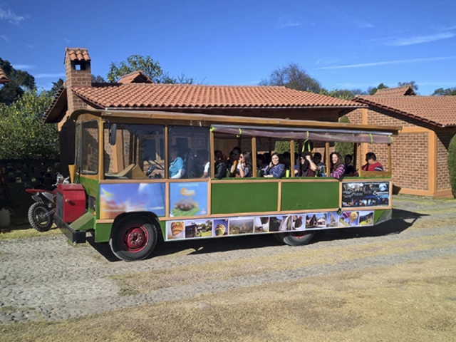 Tram tour through Huasca with tastings 3 hours