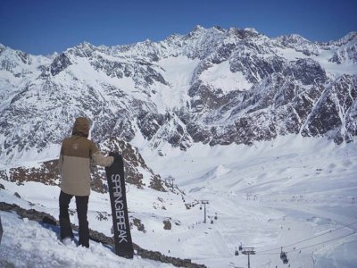 Snowtrax Skiing