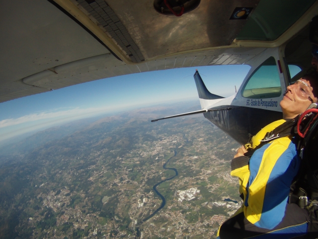 Review of Melina about Tandem parachute jump + External video in Braga