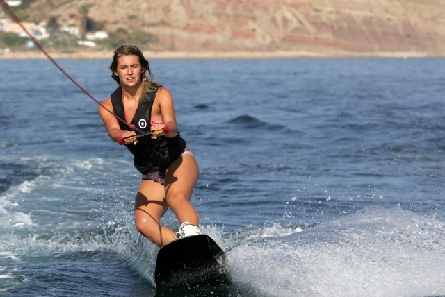 Initiation wakeboard class in Praia da Luz 1h