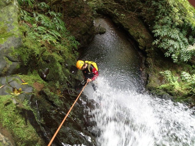 Canyoning in Salto do Cabrito Waterfall, 4 hours