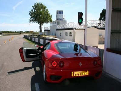Mithril Racing Drive a Ferrari