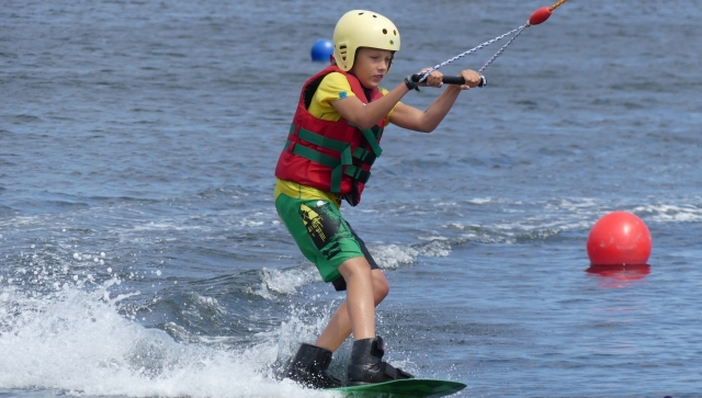 Wakeboard session at the Leucate pond -2H Child