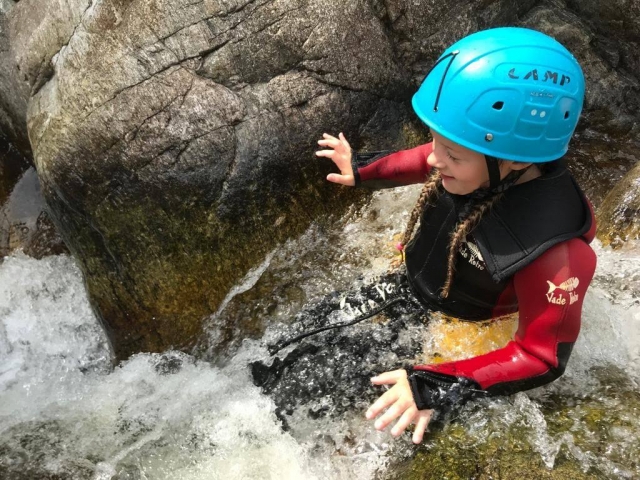 1/2 day family canyoning at Azero Canyon