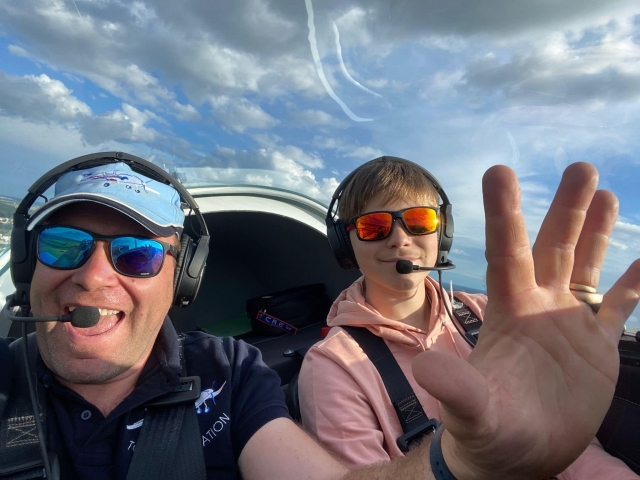 1-hour introductory flight to Saint-Cyr-l’Ecole