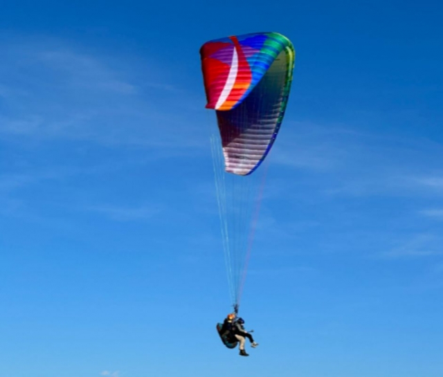 20min paragliding flight from the Hautacam ridges + Video