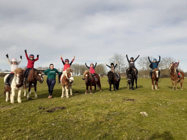 Pony ride - La Guerche Racecourse - 30 min