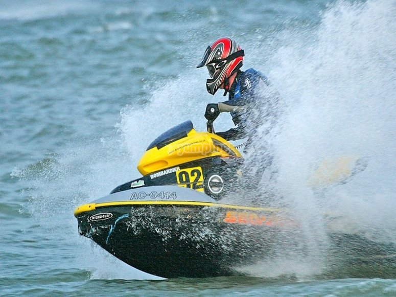 Open Jet Skiing Course at Tallington for One Day from £130 Yumping.co.uk