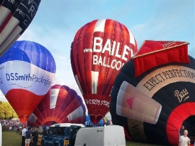 Gold Balloon Flight Bath