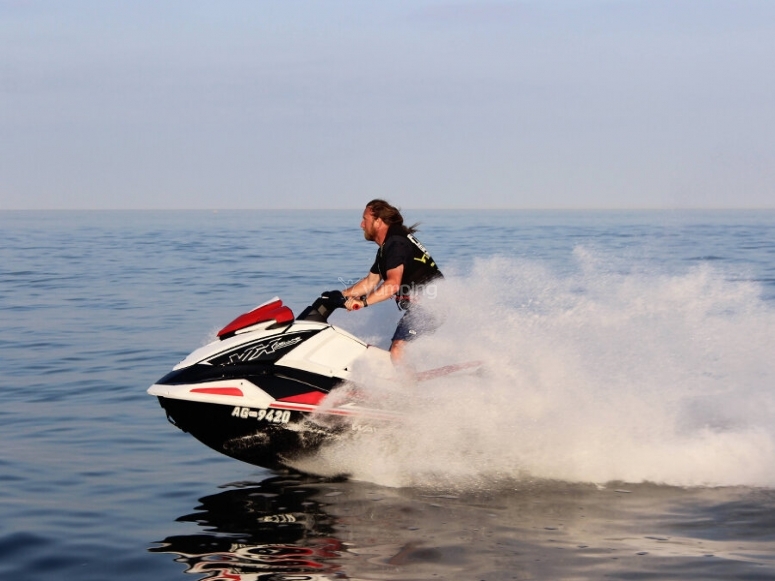 Jet Ski PWC Solo Experience at Teignmouth Beach 2h from £160 Yumping