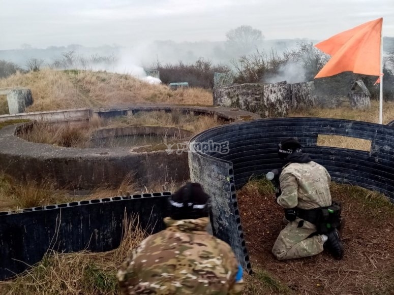 Paintball Game (11+yrs) Chester 1h +200 paintballs from £24 Yumping.co.uk