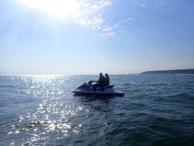 Jet-Ski-Schnupperstunde (ab 13 Jahren) in Oxwich Bay, 1 Stunde