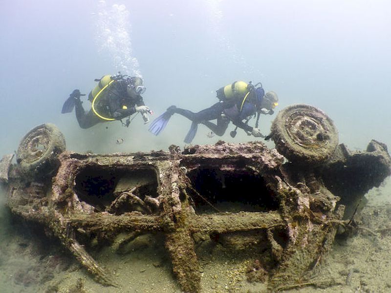 Practice diving at any part of the world Practice diving at any part of the world